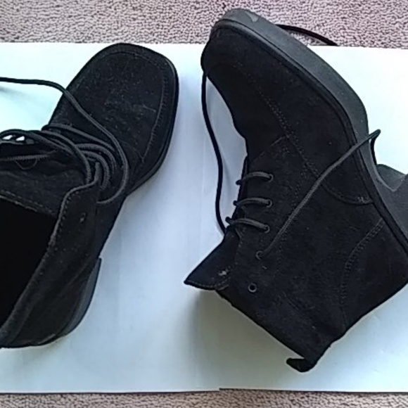 Shoe - Boot - Picture 1 of 1